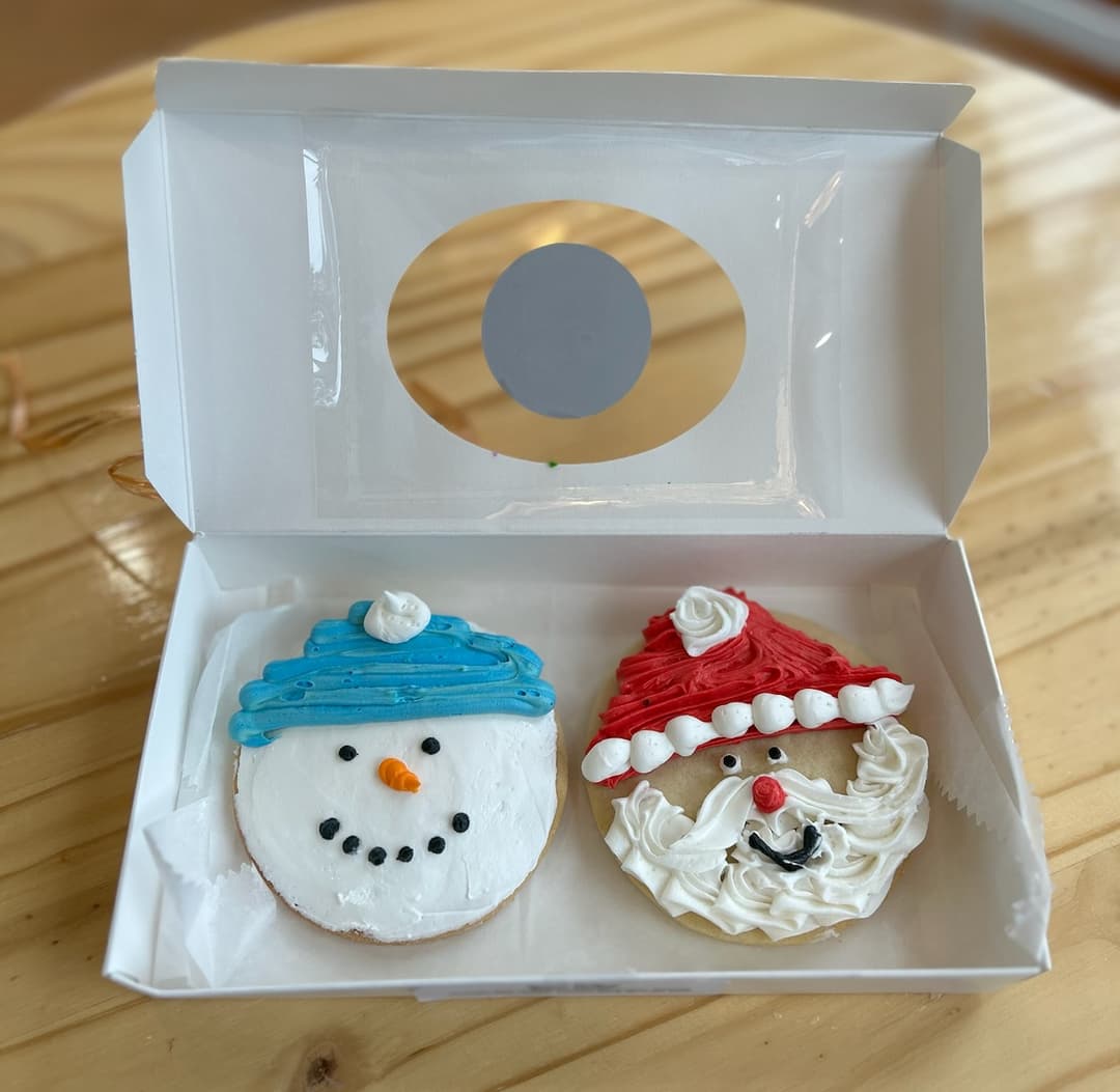 A picture of a box of cookies